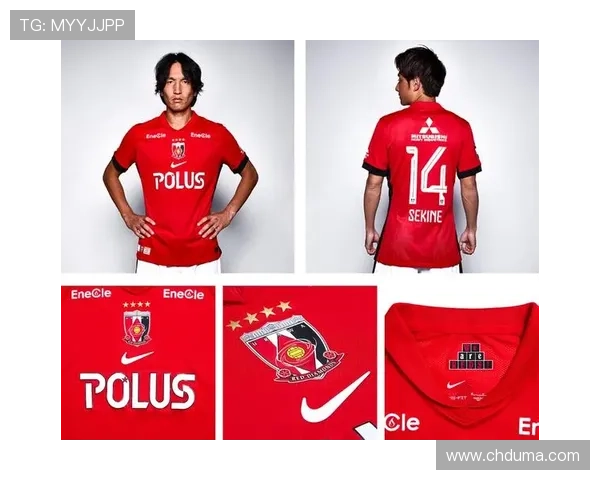 五位足球明星的经典制服造型展示与风格解析 五位足球明星的经典制服造型展示与风格解析